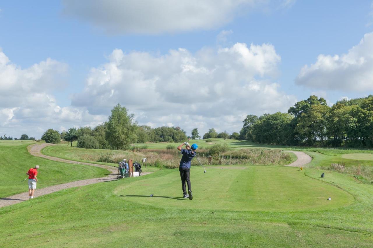 The Wiltshire Hotel, Golf And Leisure Resort Swindon Dış mekan fotoğraf