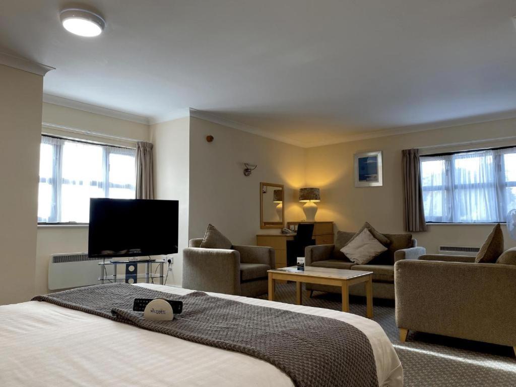The Wiltshire Hotel, Golf And Leisure Resort Swindon Dış mekan fotoğraf