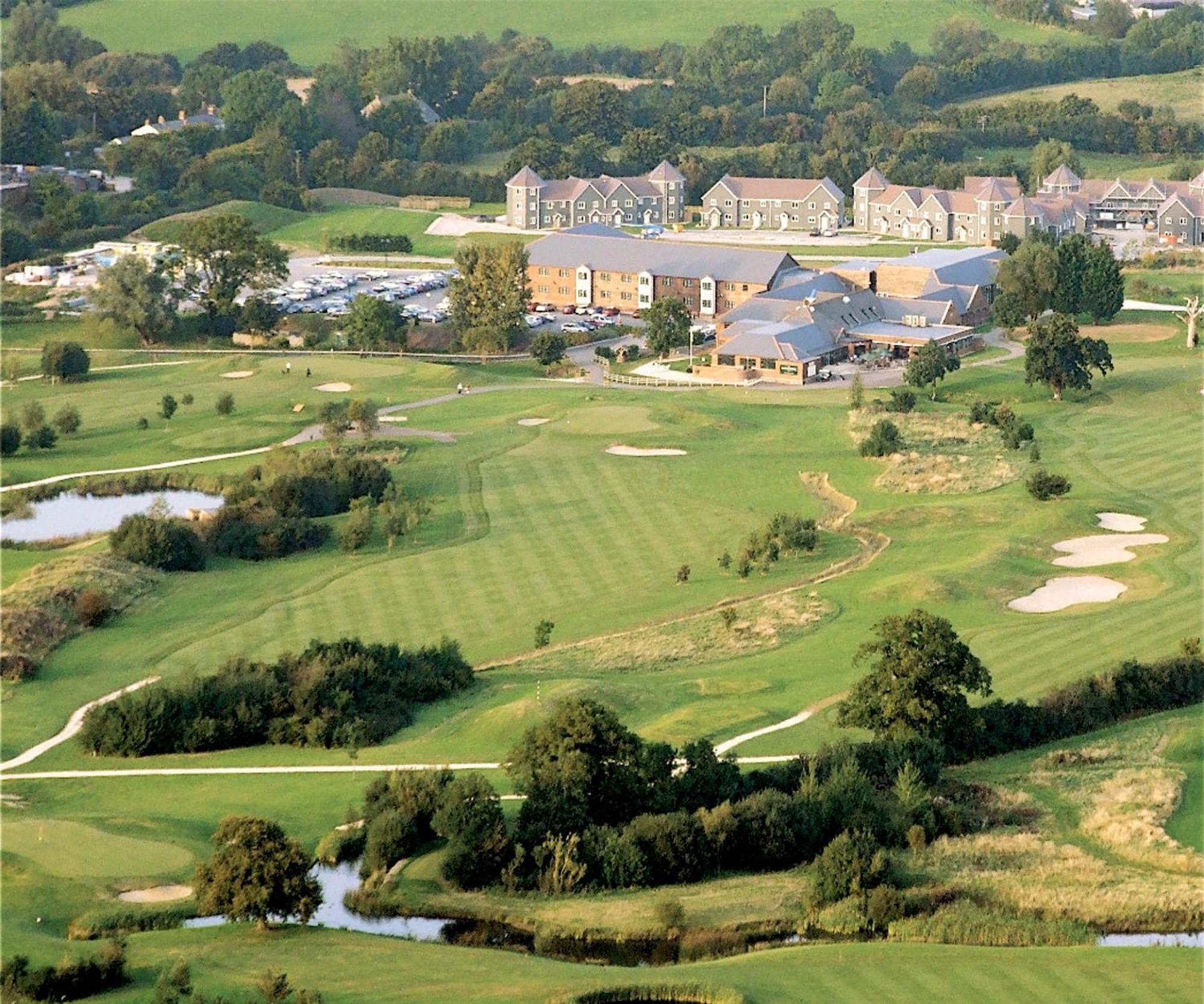 The Wiltshire Hotel, Golf And Leisure Resort Swindon Dış mekan fotoğraf