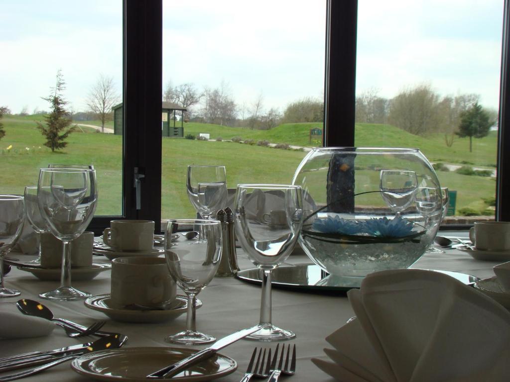 The Wiltshire Hotel, Golf And Leisure Resort Swindon Dış mekan fotoğraf